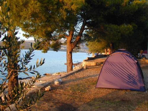camp tomas primosten bilo croatia
